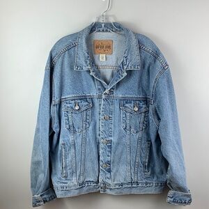 Vintage 90s GAP Denim Icon Trucker Jacket in Light StonewashJacket